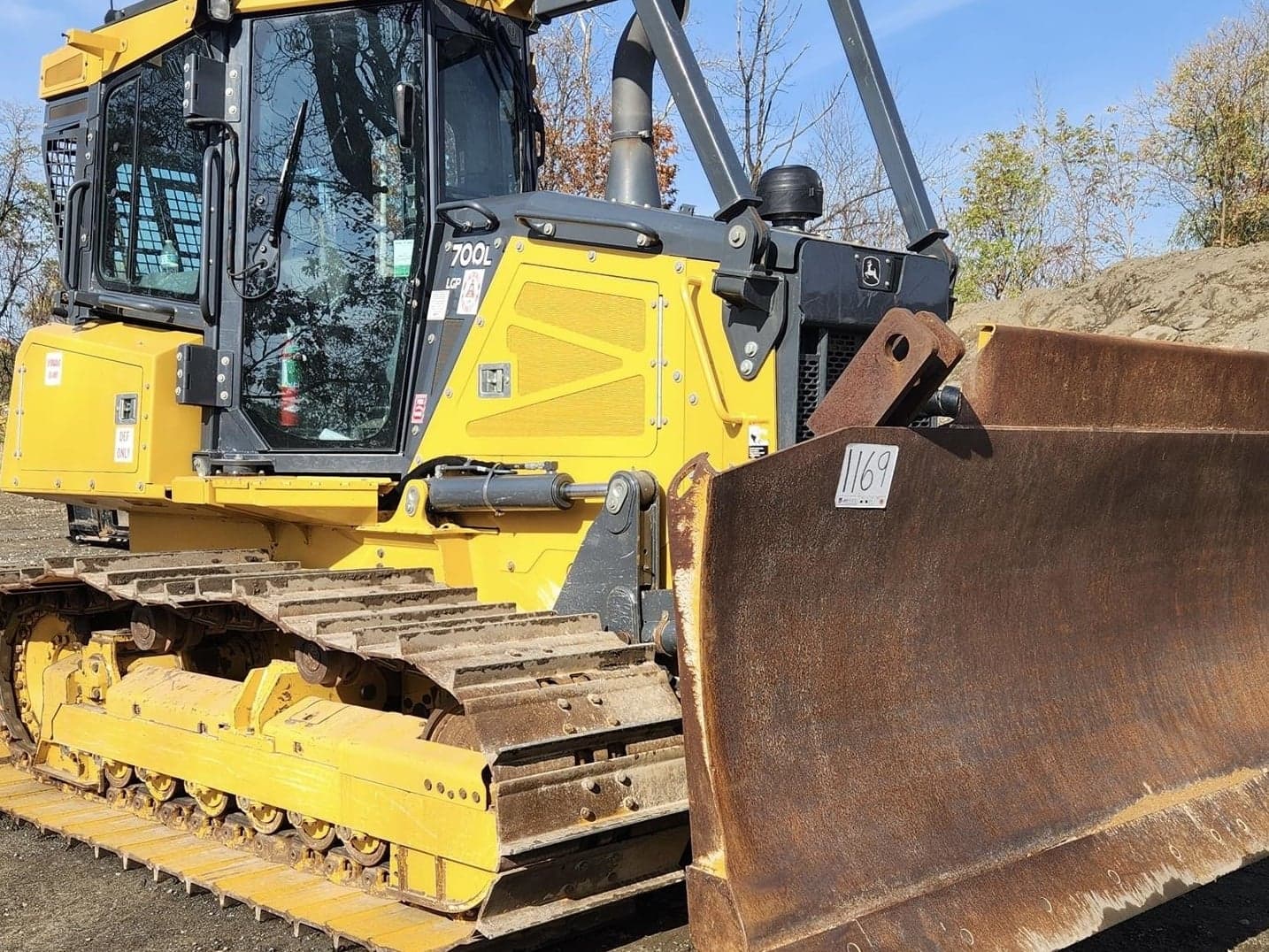 2023 DEERE 700L LGP