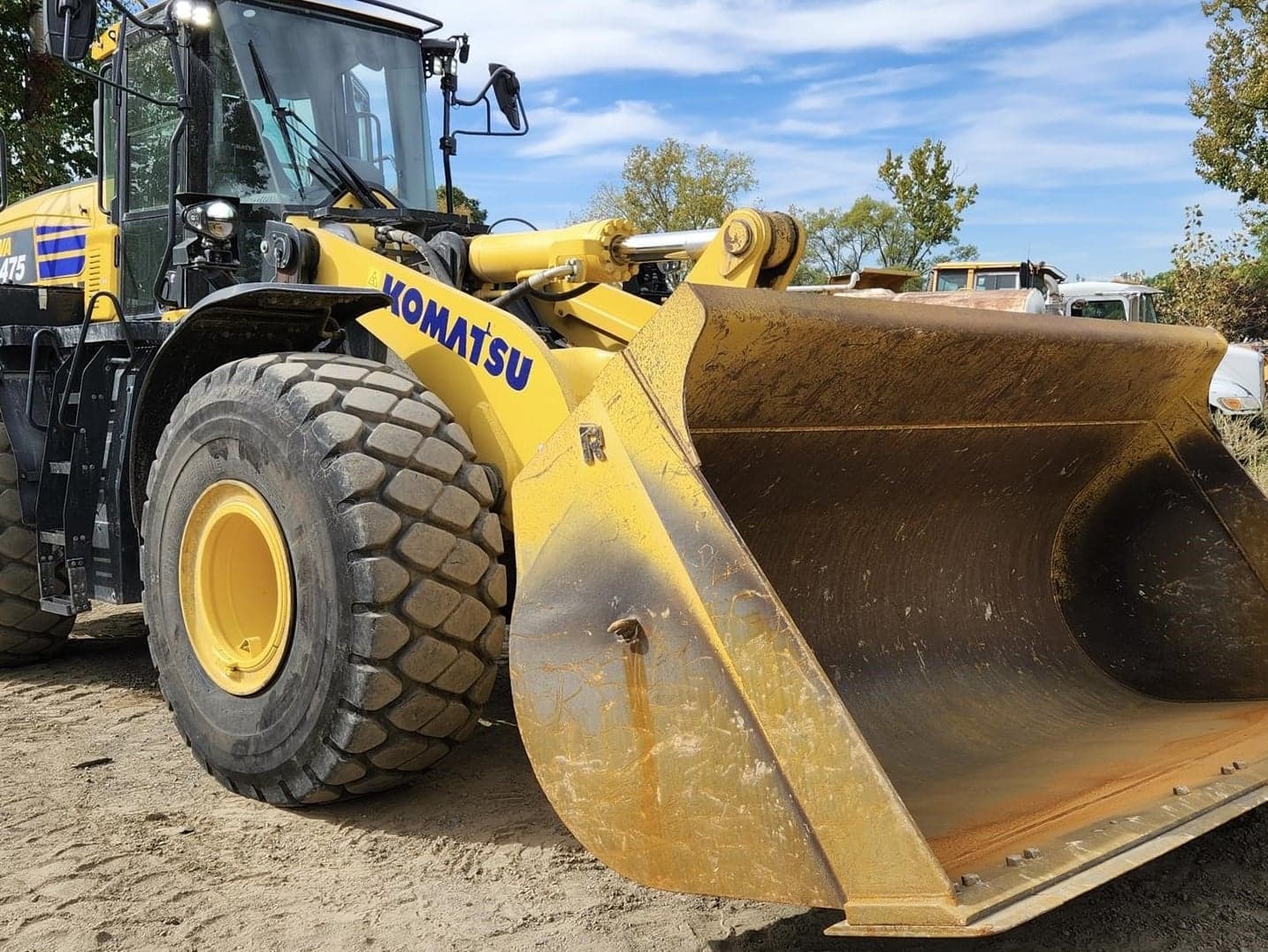 2023 KOMATSU WA475-10